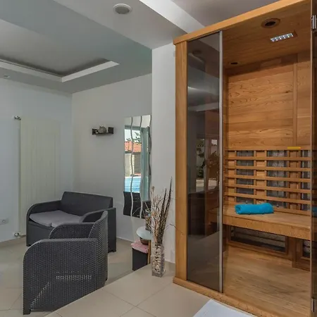 فيلة Luxury Lavanda With Pool And Sauna كانافانار