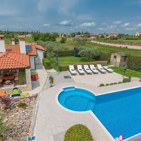 Luxury Lavanda With Pool And Sauna
