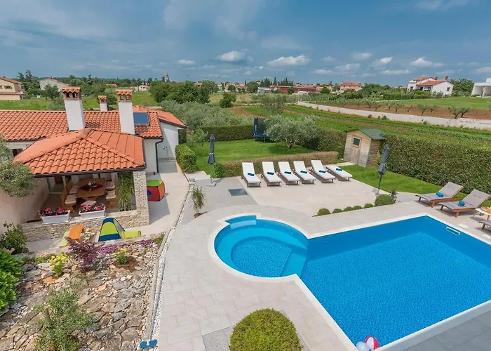 Luxury Lavanda With Pool And Sauna