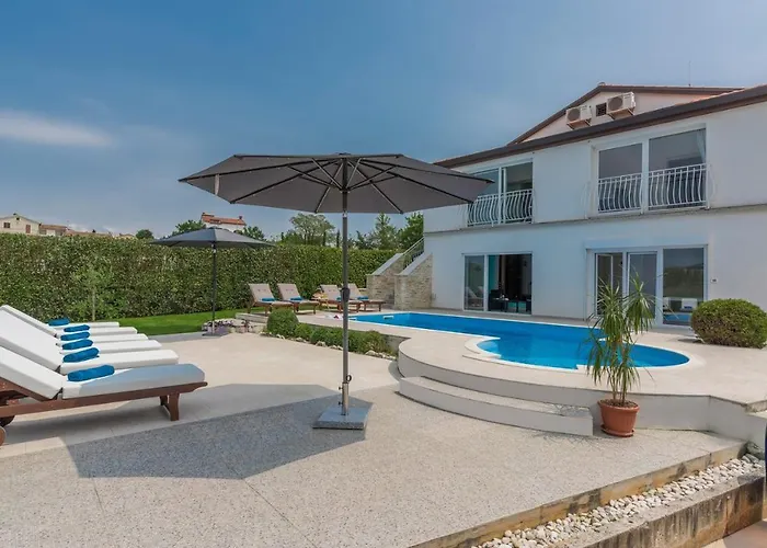 Luxury Lavanda With Pool And Sauna Villa *