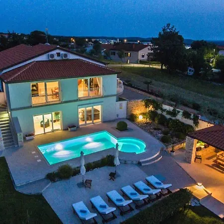 Luxury Lavanda With Pool And Sauna Kanfanar
