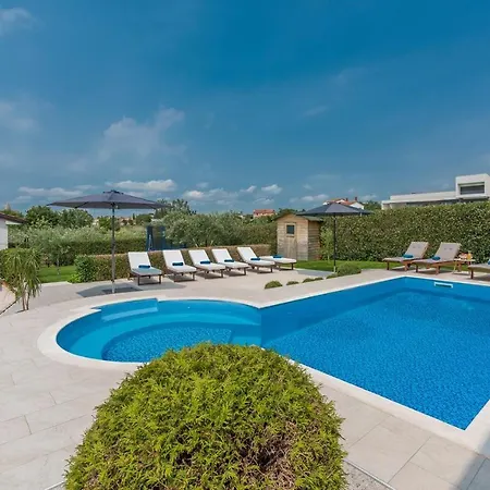 Luxury Lavanda With Pool And Sauna Villa *