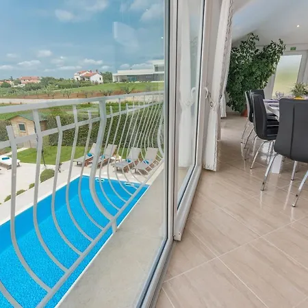 Villa Luxury Lavanda With Pool And Sauna Kanfanar