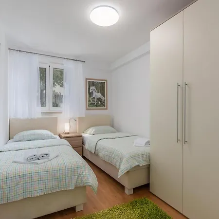 Villa Luxury Lavanda With Pool And Sauna