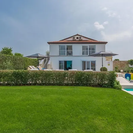 Villa Luxury Lavanda With Pool And Sauna