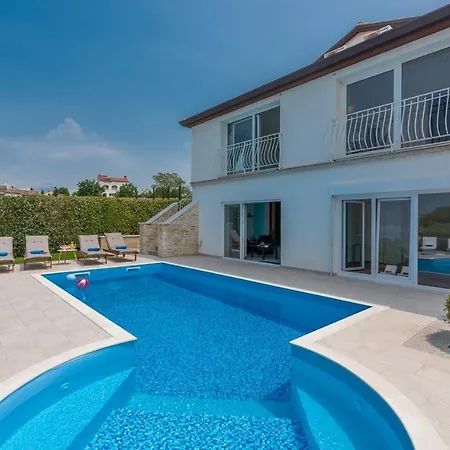 Luxury Lavanda With Pool And Sauna Villa