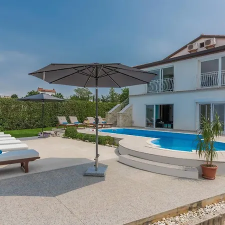 Luxury Lavanda With Pool And Sauna Villa *
